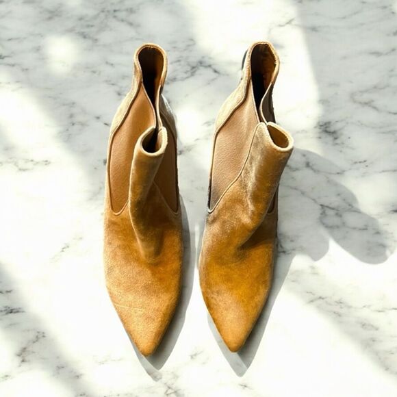 Saks 5th Avenue Harriet Suede Bootie size 8- excellent used condition - Picture 2 of 7